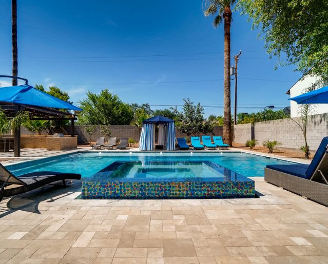 Phoenix vacation homes for large groups